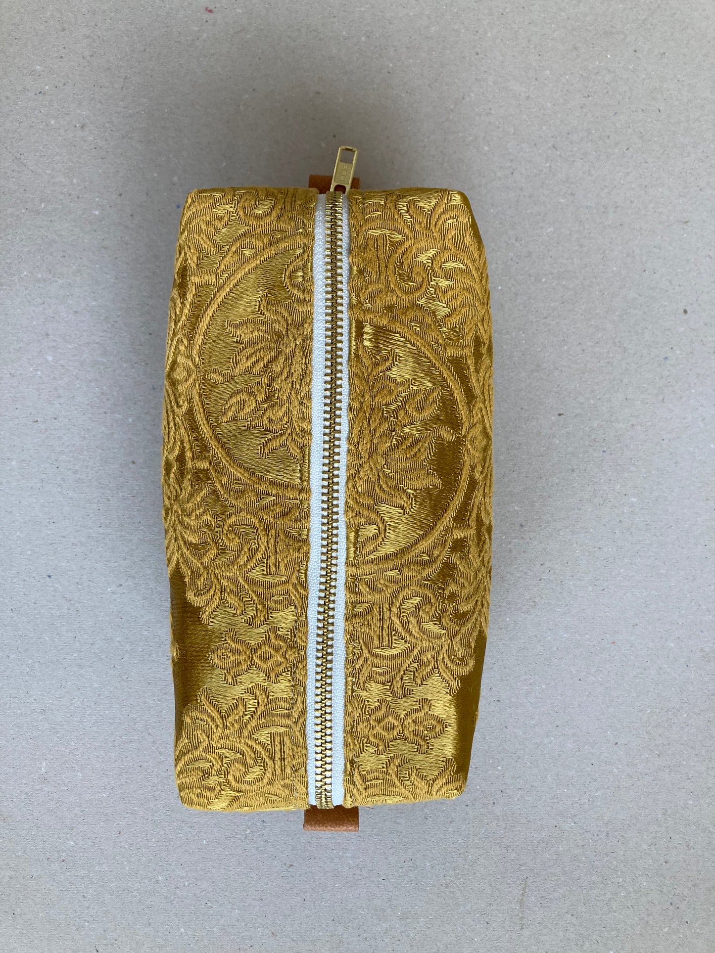 Trousse carrée