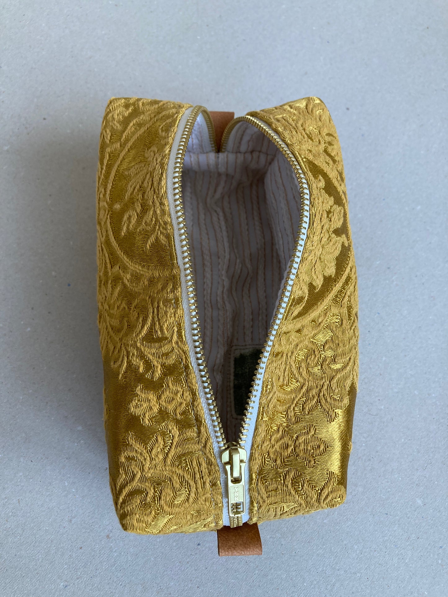 Trousse carrée