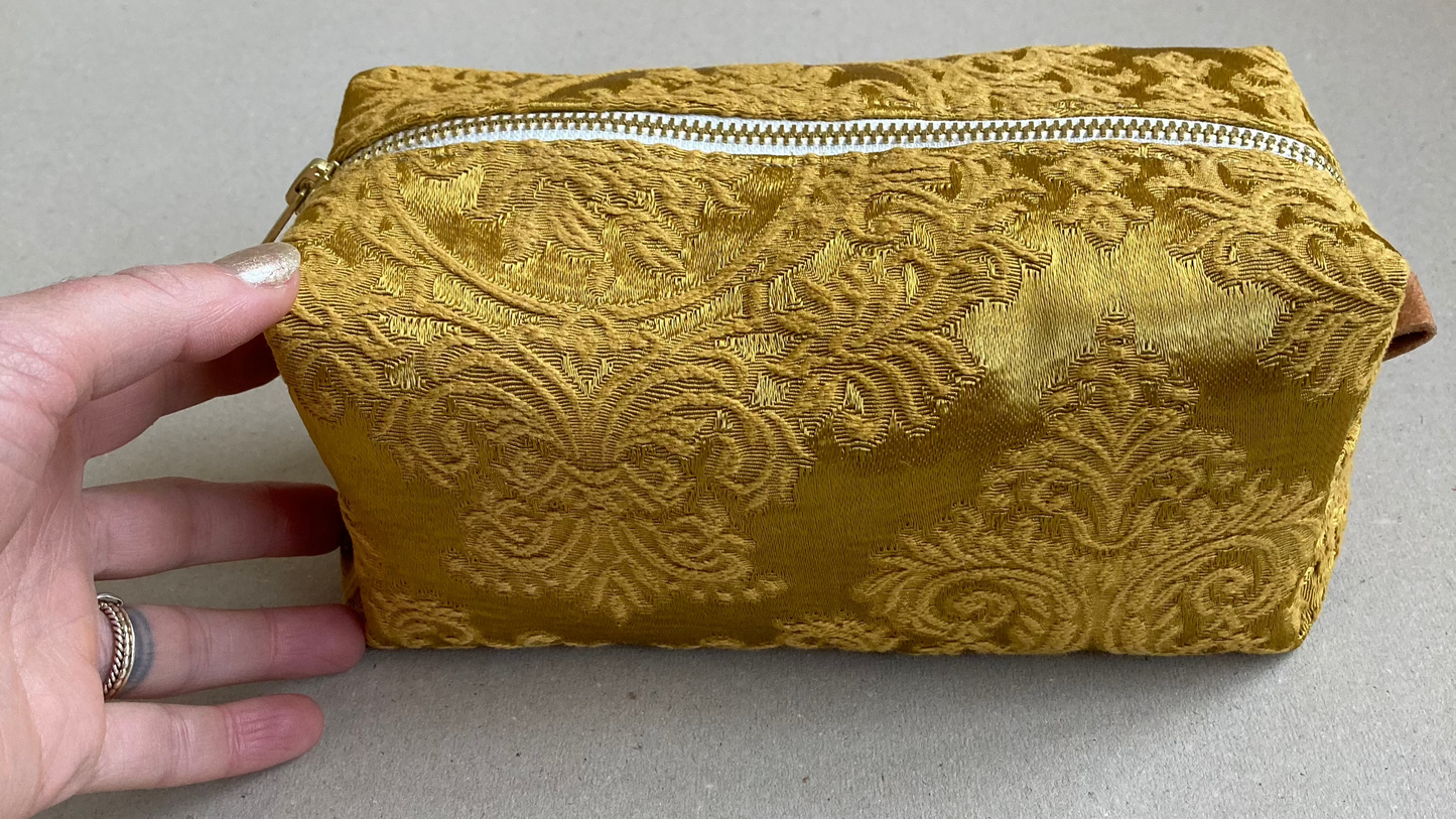 Trousse carrée